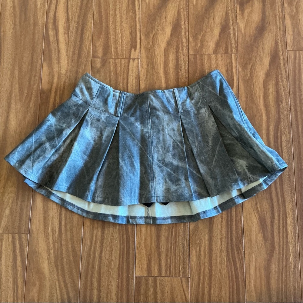 Fashion Nova Pleated Skirt